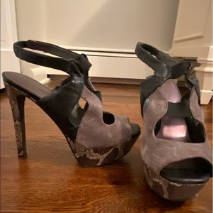 Jessica Simpson 6 leather suede snake print heel